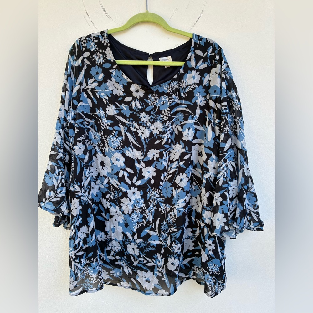 Avenue size 18/20 Floral Blue and Black Women's Top lined PLUS